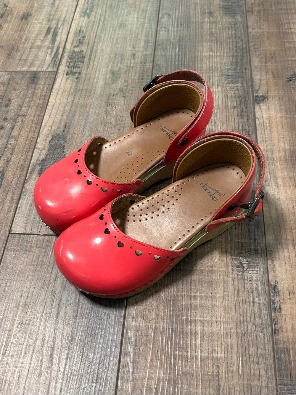 Dansko Clogs Pink Patent Leather Summer Kawaii Dress Shoes kids sz 29 US sz 11.5